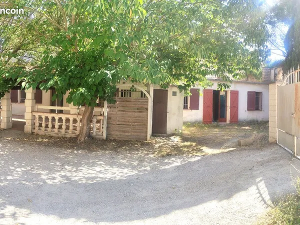 MEYREUIL RDC VILLA T6 138m2 jard 439000