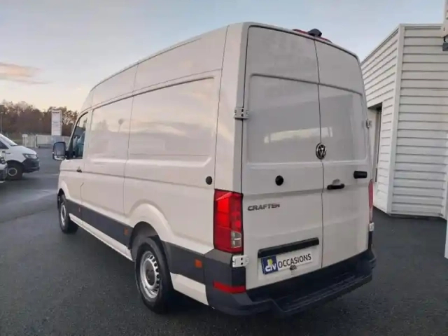 Volkswagen Crafter fg 35 l3h3 2.0 tdi 140ch business traction — photo 3