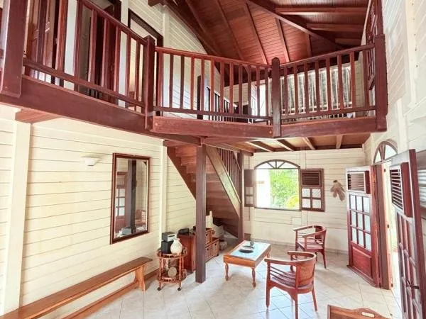Maison créole en bois