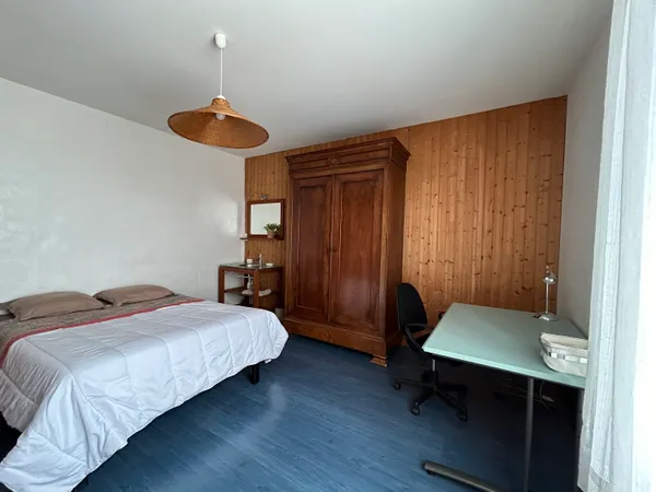 Loue chambre meublée pour étudiant, centre ville, La Roche-sur-Yon