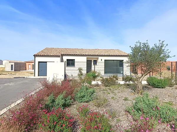 Villa neuve à étrenner en frais de notaire réduit, 106m² sur terrain de 398m² avec garage