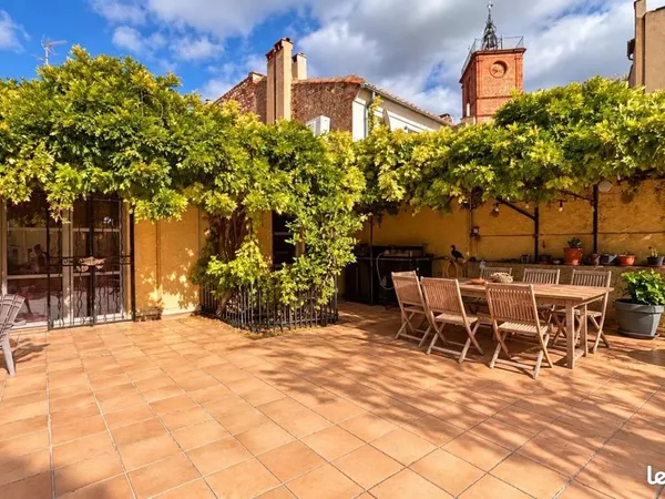 Maison 7 pièces 320 m²