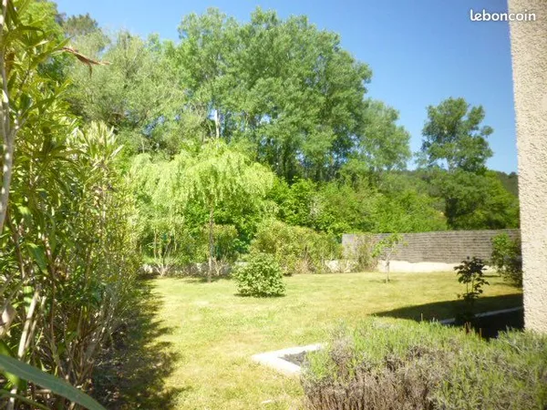 Maison récente - plein pied de l'année 2018 - 92 M2 habitables - Sud Verdure - hors lotissement. Piè