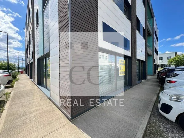 Local commercial 144 m²