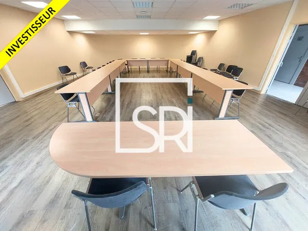 Local professionnel 2195 m²