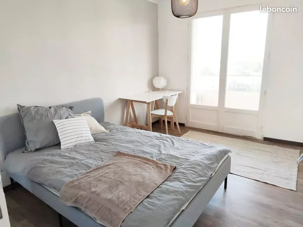 Chambre en colocation à 15m à pieds de la gare et l'UCO - 89m2, terrasse