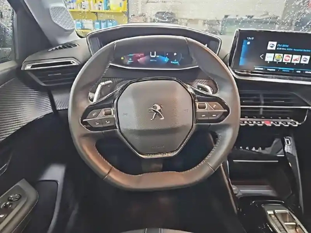 Peugeot 208 puretech 100 s&amp;s eat8 — photo 9