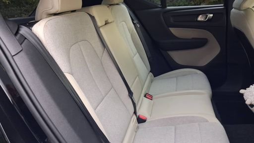 Volvo XC40 2.0 D3 150 BVA - Momentum – 2019 – 111036 km – Diesel – Boîte Automatique — photo 31
