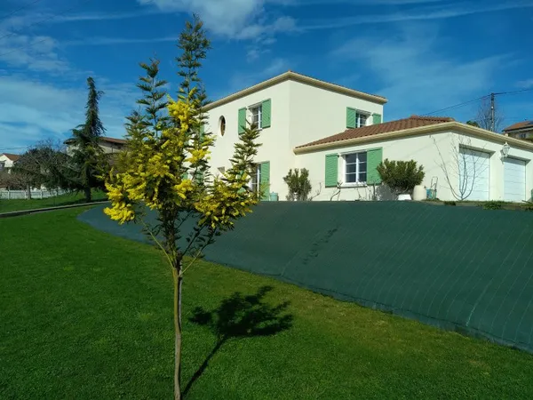 Maison 5 pièces 140 m²
