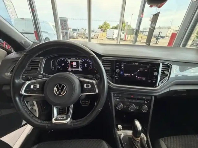 Volkswagen T-Roc 1.5 tsi evo 150ch r-line dsg7 s&amp;s — photo 6