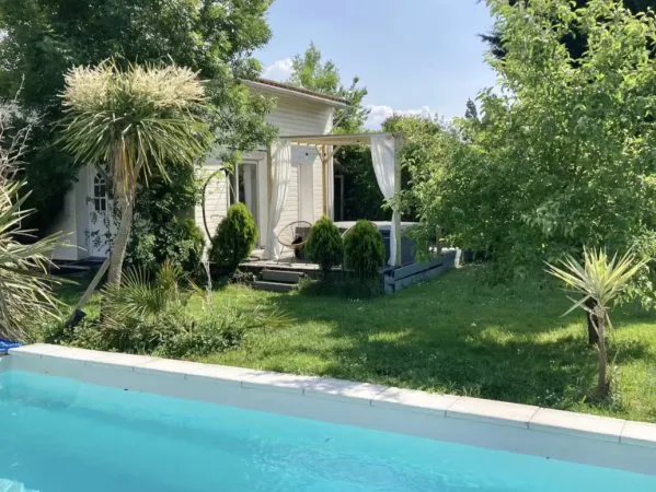 Vends maison 160m² familiale avec piscine et dépendance très rentable avec jacuzzi