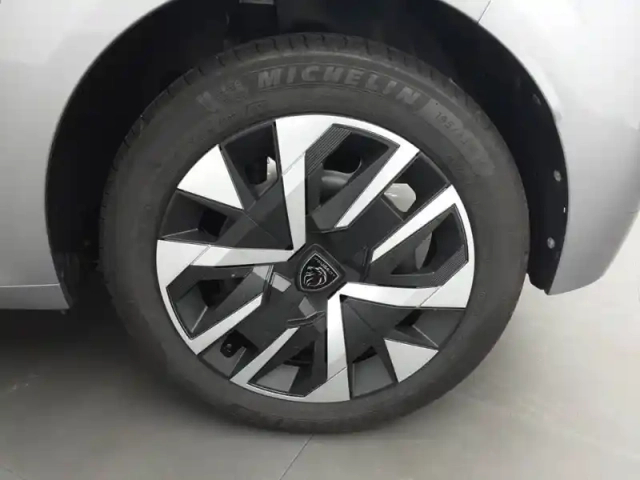 Peugeot 208 puretech 75 s&amp;s bvm5 — photo 13
