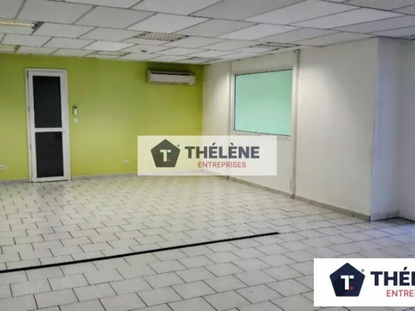 Local d'activité 126 m²