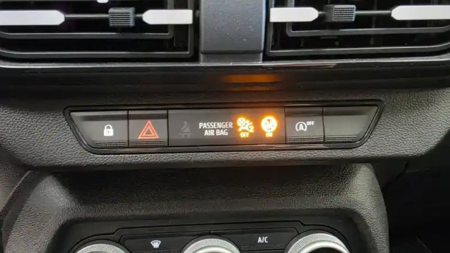 Dacia Sandero sce 65 — photo 35
