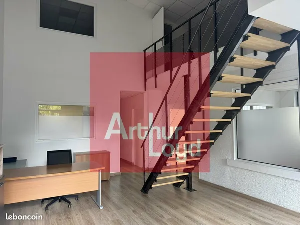 Bureaux 159 m² BOÉ