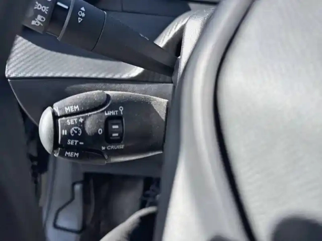 Peugeot 208 puretech 75 s&amp;s bvm5 — photo 59