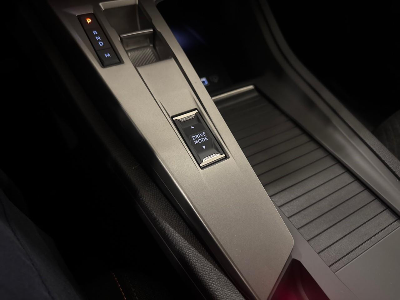 Peugeot 308 1.2 hybrid 145ch style e-dcs6 — photo 16