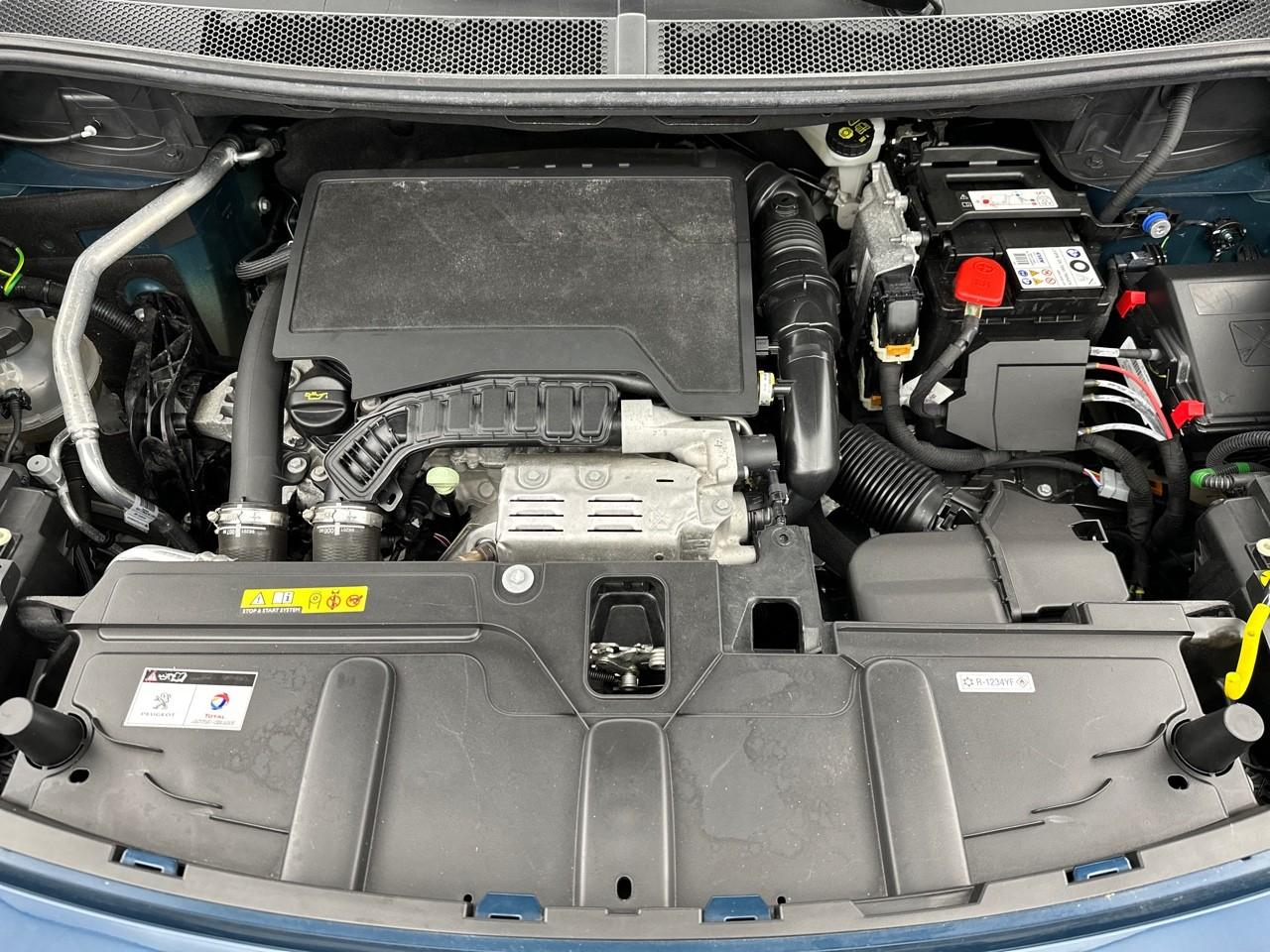 Peugeot 3008 puretech 130ch s&s eat8 allure pack — photo 13