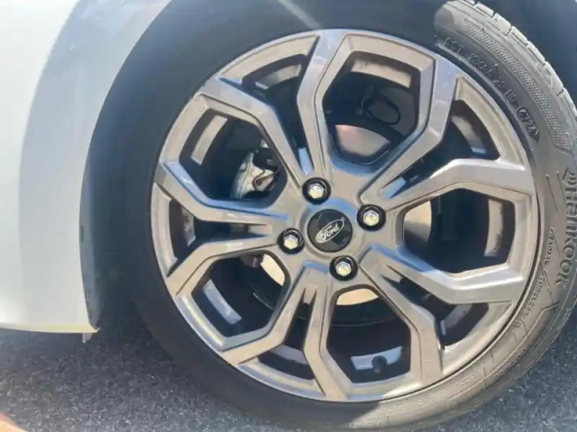 Ford Fiesta 1.0 ecoboost 140ch stop&amp;start st-line 3p — photo 10