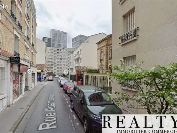 Local d'activité 114 m²