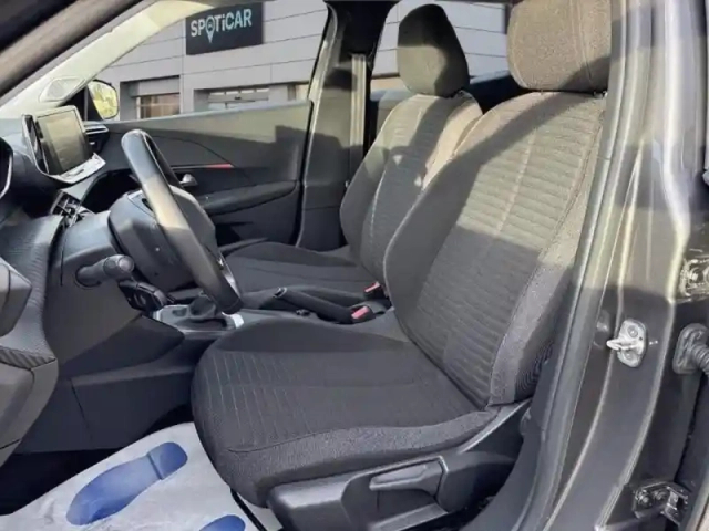 Peugeot 2008 1.2 puretech 130ch s&amp;s allure — photo 9
