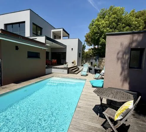 Maison 7 pièces 220 m²