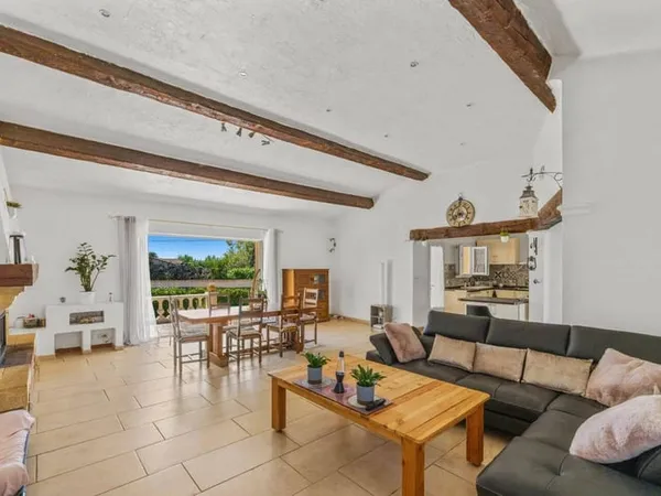 Maison de plain-pied 7 pièces 153 m²