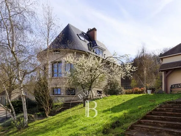 Maison 7 pièces 180 m²