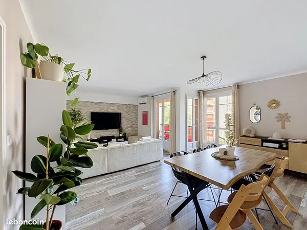 COUP DE CŒUR - Superbe appartement T3 de 74 m² entièrement rénové - Résidence sécurisée