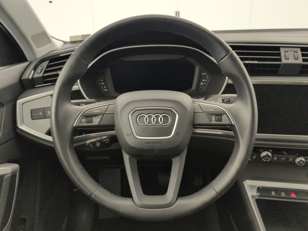 Audi Q3 — photo 14