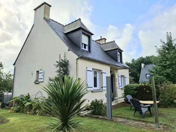PLOUVORN - Maison familiale, 3 chambres & bureau, au calme