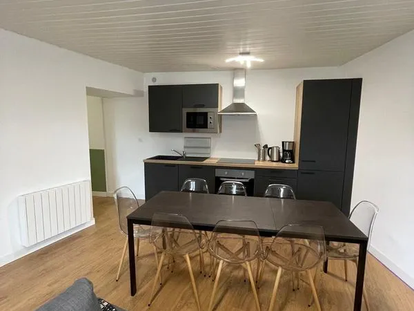 Appartement meublé 5 pièces, 3 chambres 80m2 en centre ville