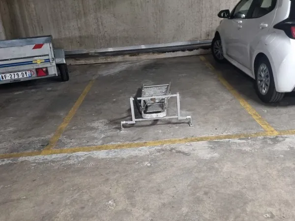 Place de Parking a louer
