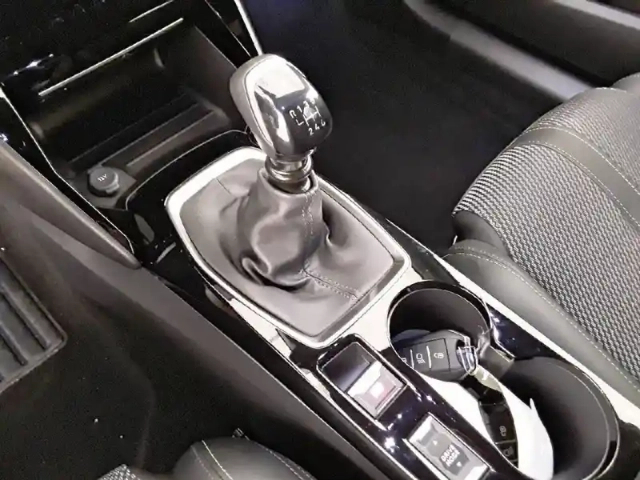 Peugeot 208 puretech 100 s&amp;s bvm6 — photo 14