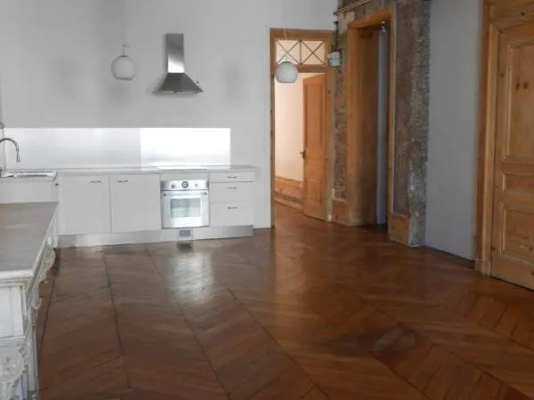 Appartement 2 pièces 63 m²