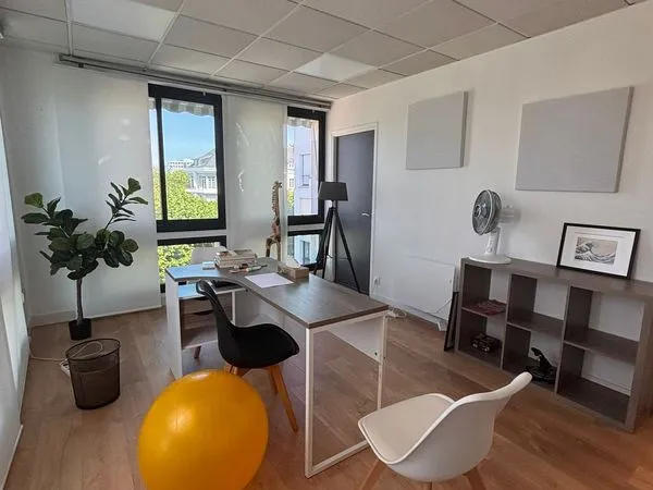 Bureau individuel 17 Lorient Hypercentre
