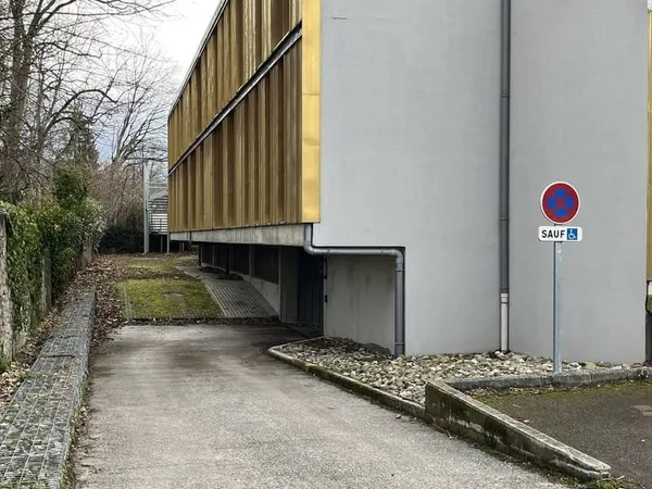 Parking 12 m²