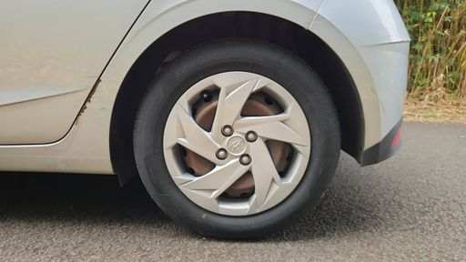 Hyundai i20 1.2 i 84 - Initia – 2023 – 71801 km – Essence – Boîte Manuelle — photo 18