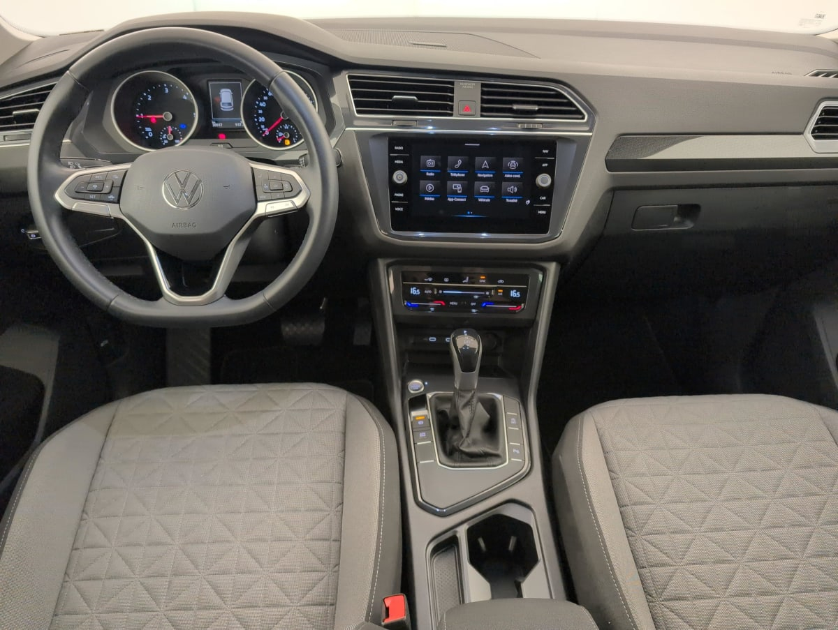 Volkswagen Tiguan — photo 13