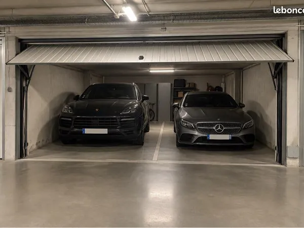 Garage double résidence récente