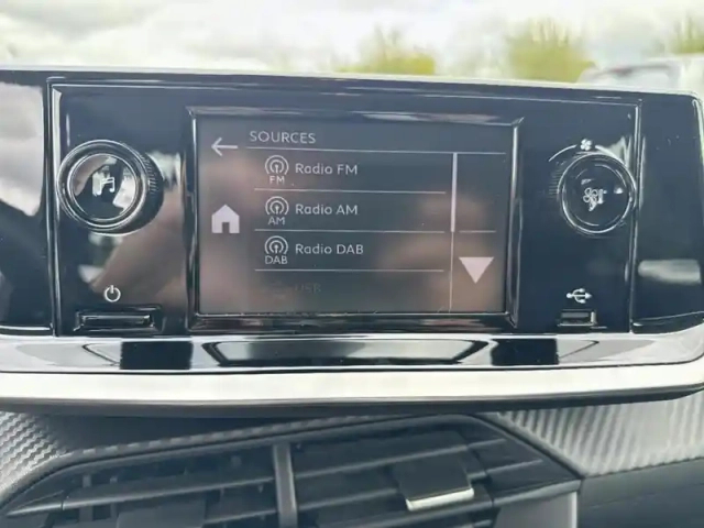 Peugeot 208 puretech 75 s&amp;s bvm5 like — photo 18