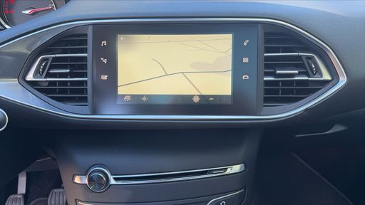 Peugeot 308 SW 1.5 BlueHDi 130 - Allure – 2018 – 114193 km – Diesel – Boîte Manuelle — photo 28