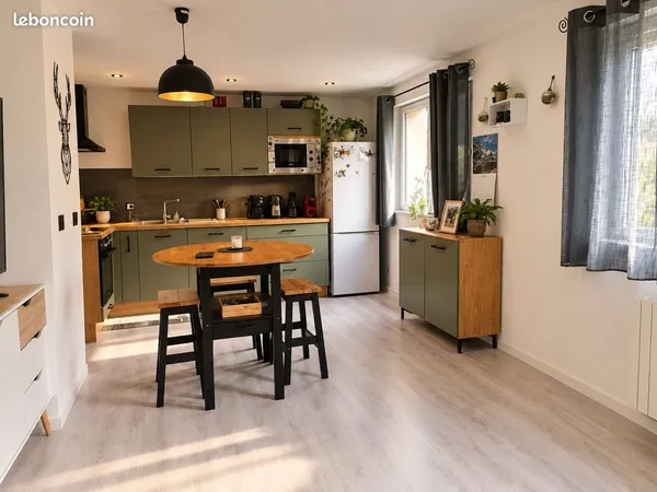 À LOUER - T4 rénové, 80 m² au sol - Saint-Julien-Montdenis