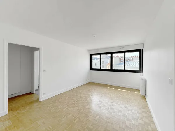 PARIS XV - A LOUER VIDE - BEAU 2 PIÈCES DE 42,6 M2 - CAMBRONNE - PARKING + CAVE