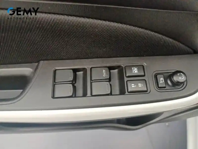 Suzuki Swift 1.0 boosterjet — photo 12