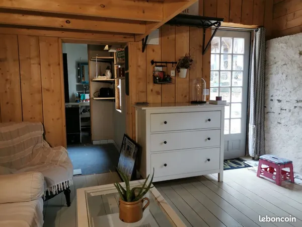 Studio atypique rez de jardin
