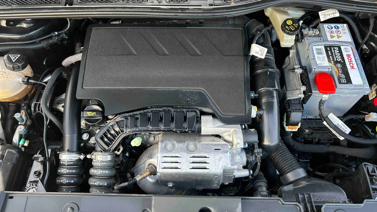 Opel Corsa 1.2 Turbo 100 ch BVM6 — photo 17