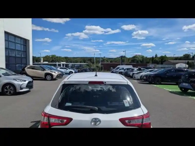 Toyota Yaris 110 vvt-i france 5p rc18 — photo 4