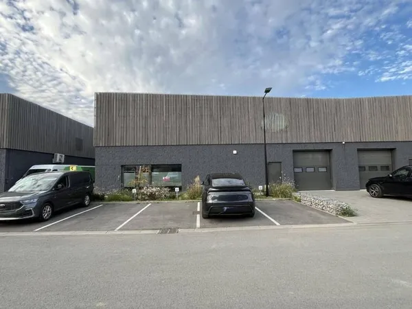 Local d'activité 565 m²