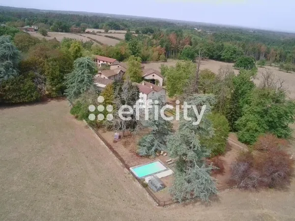 Maison 11 pièces 370 m²